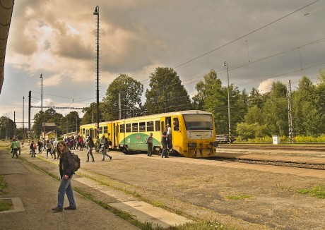 Jsme v cíli, do Hradce právě přijel osobní vlak z Veselí nad Lužnicí...