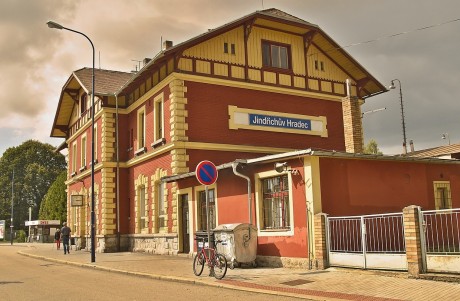 ...a pohledem na krásnou staniční budovu se loučíme!