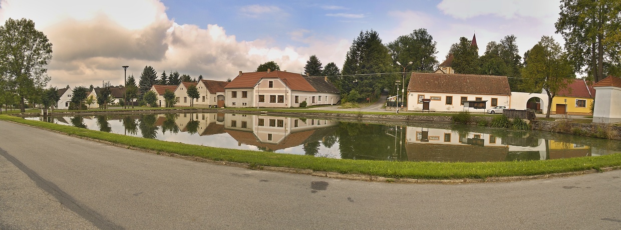 ...z toho dva panoramatické, focené z ruky.